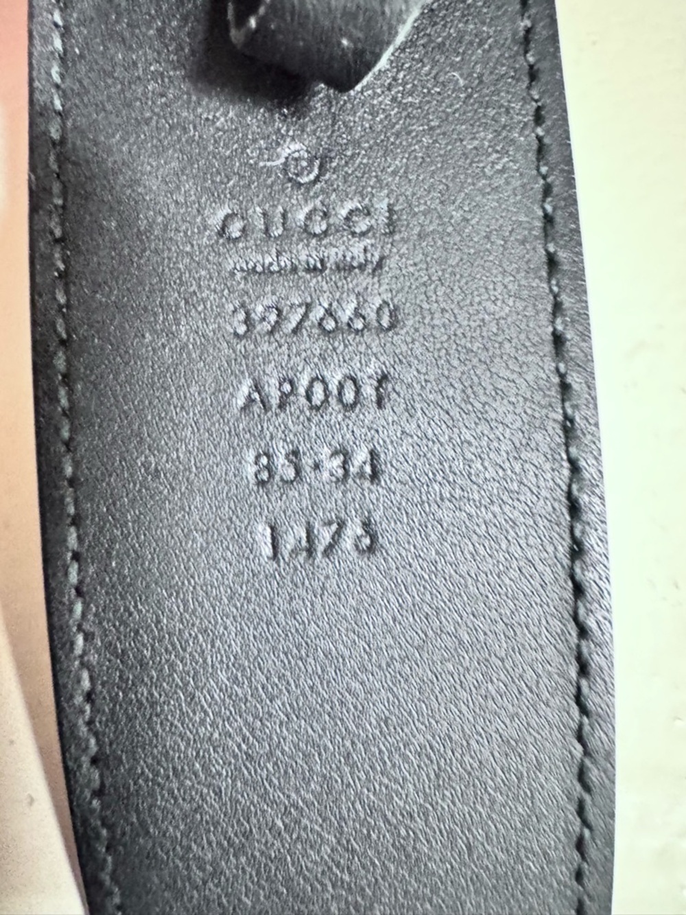 Gucci Black Leather Belt with Gold-Tone Double G Buckle - Picture 2 of 2